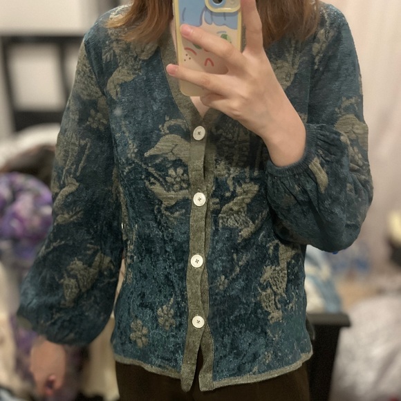 Chinese style sweater. - Picture 6 of 6